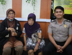 Polsek Metro Tamansari Bantu Ibu Tersesat Kembali ke Pelukan Keluarga