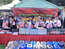 Hasil Operasi Pekat, Polres Madiun Musnahkan Barang Bukti Miras