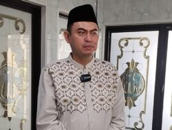 Ketua HIPAKAD Jakbar, DR. Bryan Ghauhama Santuni Yatim Piatu & Dhuafa di Masjid At-Taqwa di Kalideres