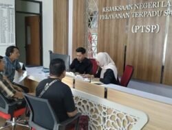 Oknum Kades di Lamongan Dilaporkan Warganya ke Kejaksaan Gegara Tahan Sertifikat PTSL