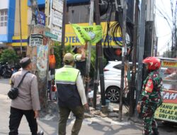 Polsek Tamansari Bersihkan Atribut Ormas