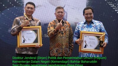 Dirjen Polpum Kemendagri Bahtiar Terima Penghargaan Pena Emas dari Forum Pimred Multimedia Indonesia