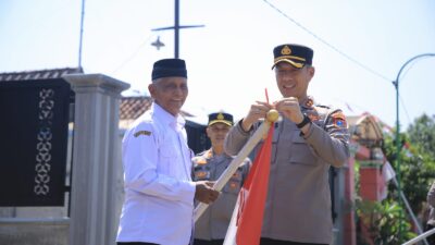Sambut HUT RI ke-80, Kapolres Madiun Ajak Warga Kibarkan Merah Putih