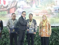 Tutup Rakor Sekda dan Kepala Bappeda, Wamendagri Bima Ingatkan Dukungan Program Prioritas Kopdeskel